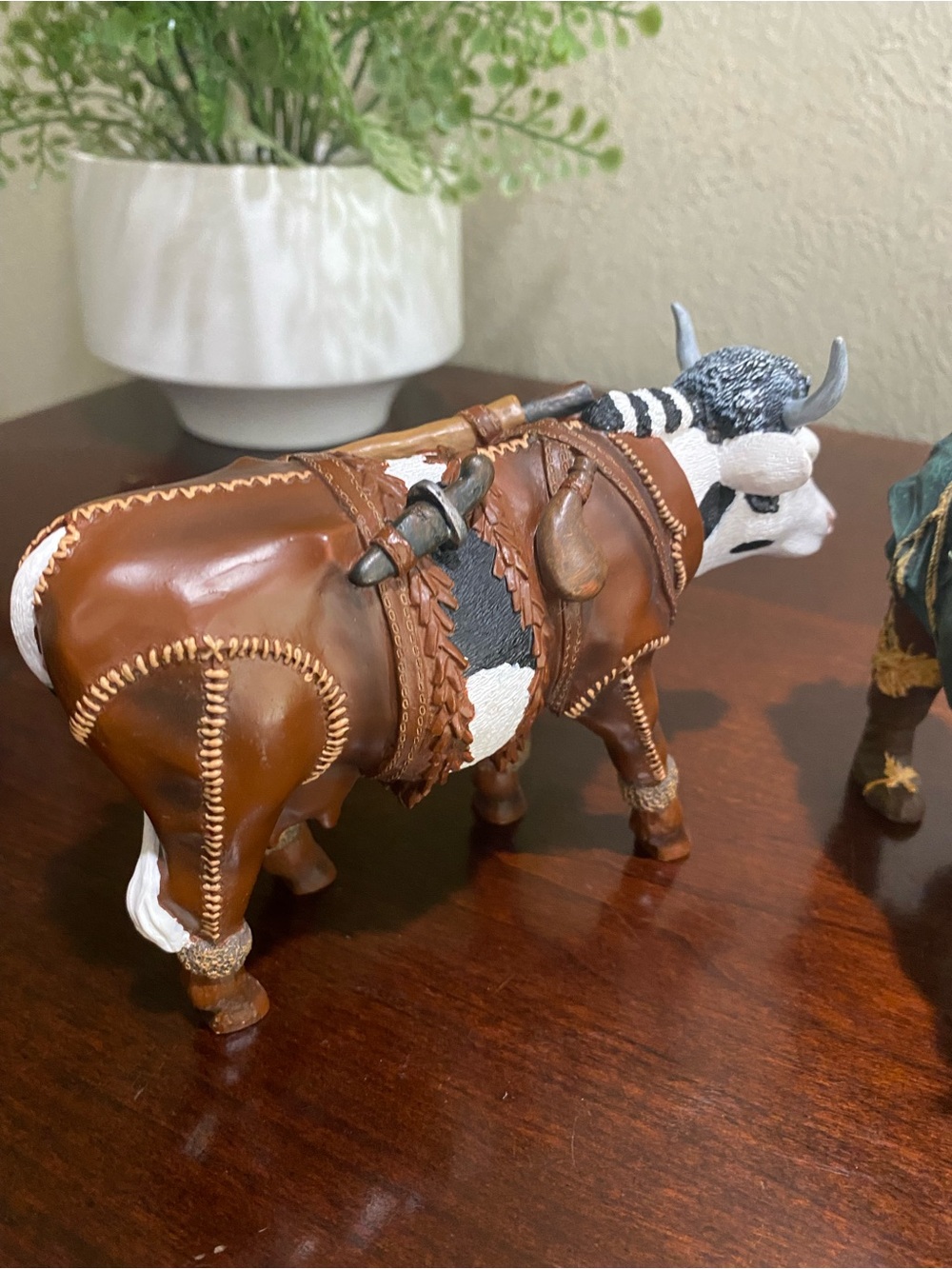 Set of 4, Cow Parade Cow Figurines, (All Discontinued) Hand Painted - Picture 4 of 10
